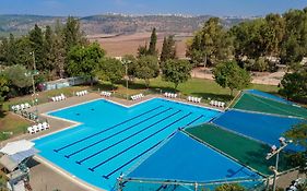 אירוח כפרי קיבוץ מזרע